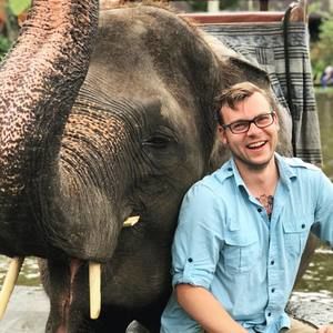 Meet your Posher, Alex